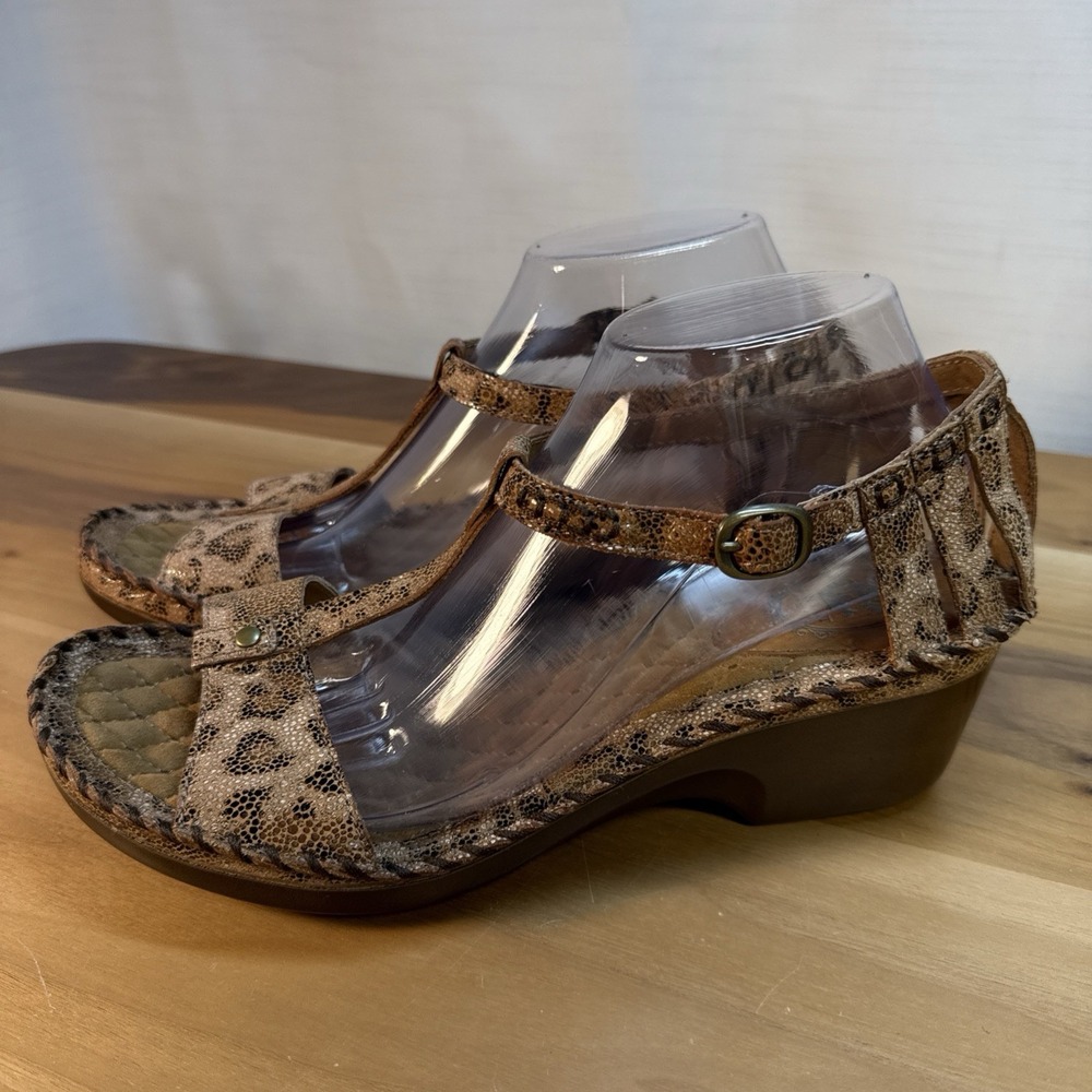Ariat Shalimar T-Strap Heeled Sandals Sz 11 Leopard Print Leather Straps Boho